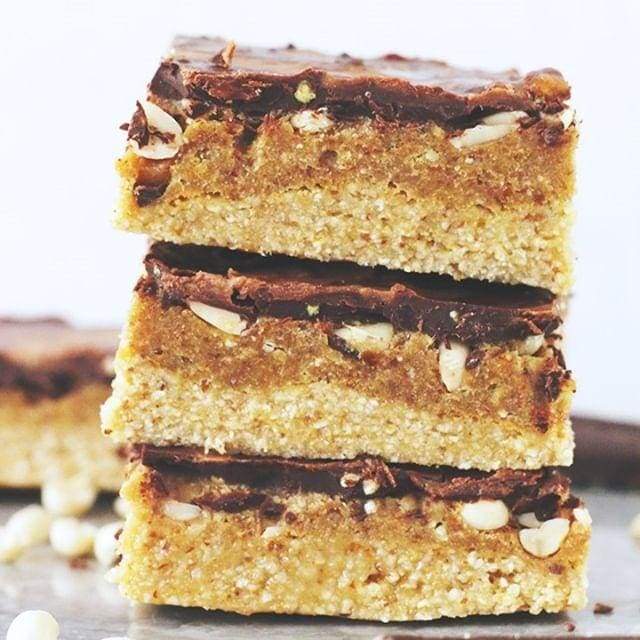 Raw Pea Protein Snickers Slice